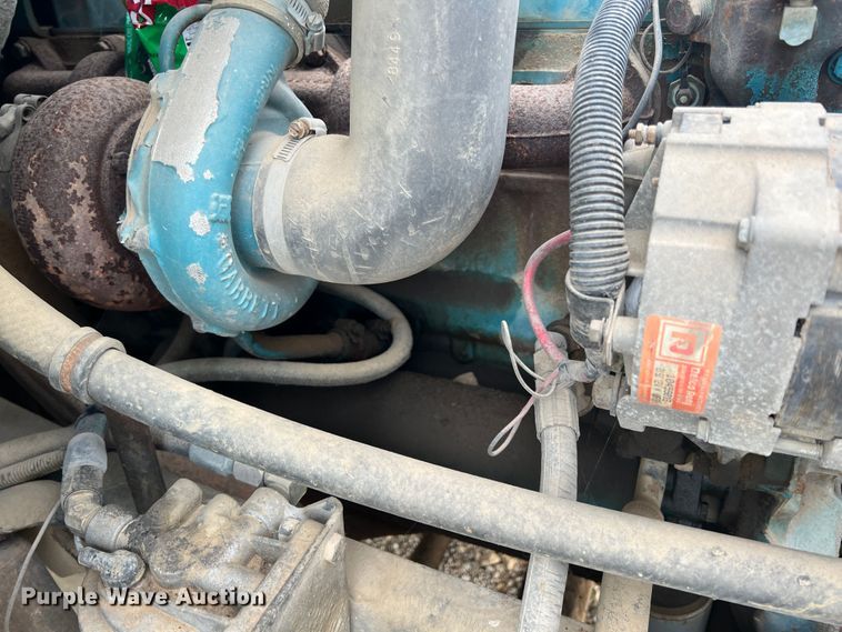 image for item HL9204 1991 International 4700  utility / service truck