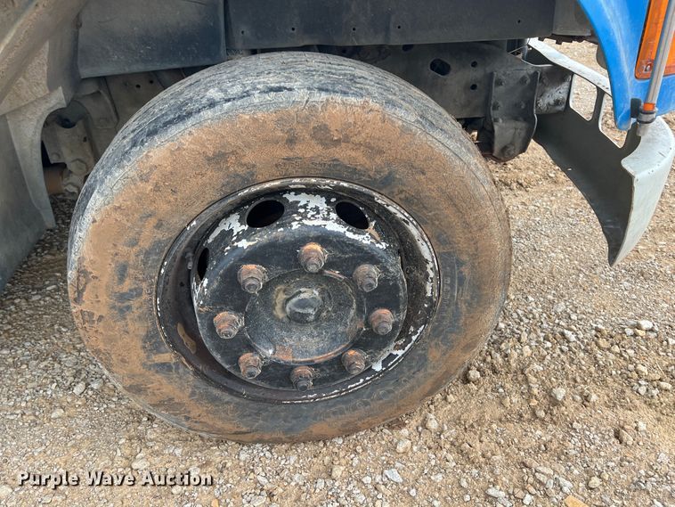 image for item HL9204 1991 International 4700  utility / service truck