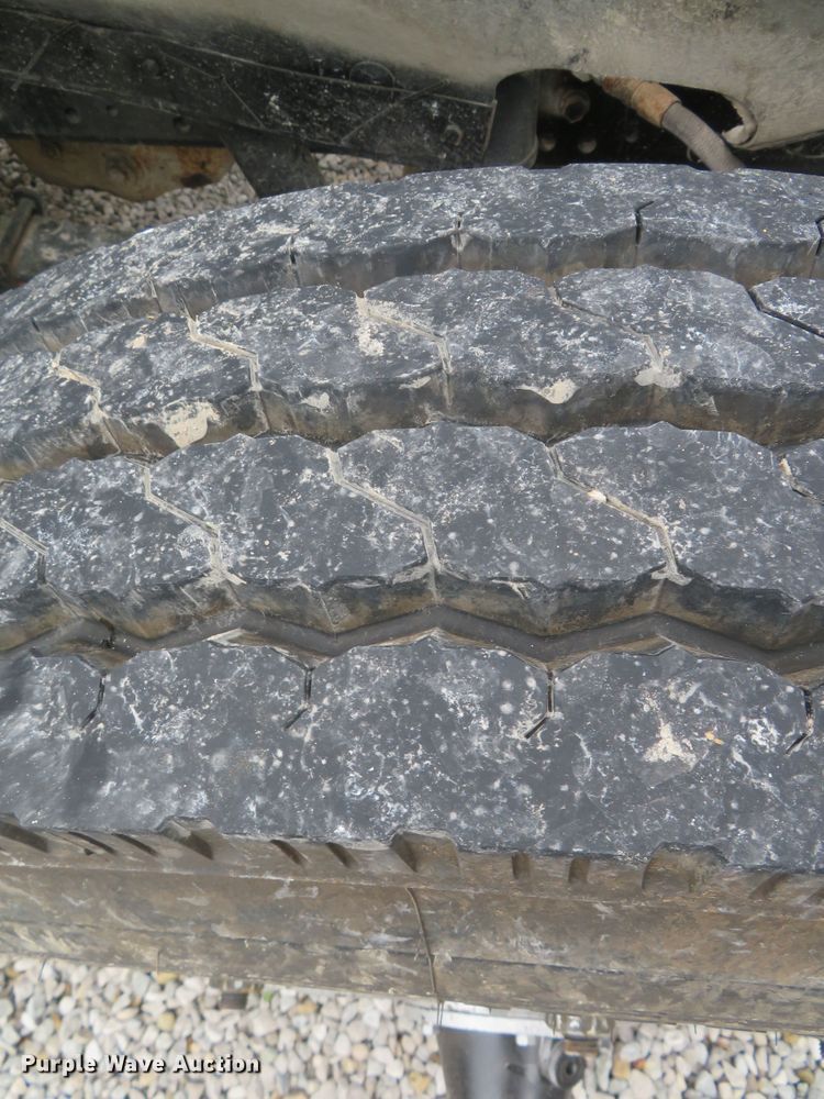 image for item JC9308 1996 International 2574  dump truck