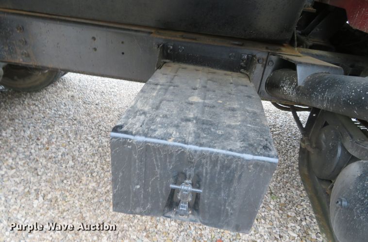 image for item JC9308 1996 International 2574  dump truck