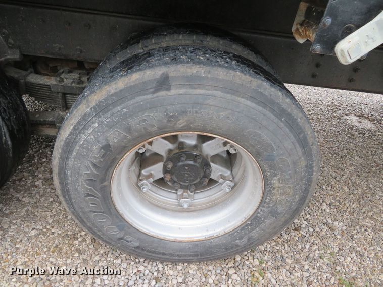 image for item JC9308 1996 International 2574  dump truck