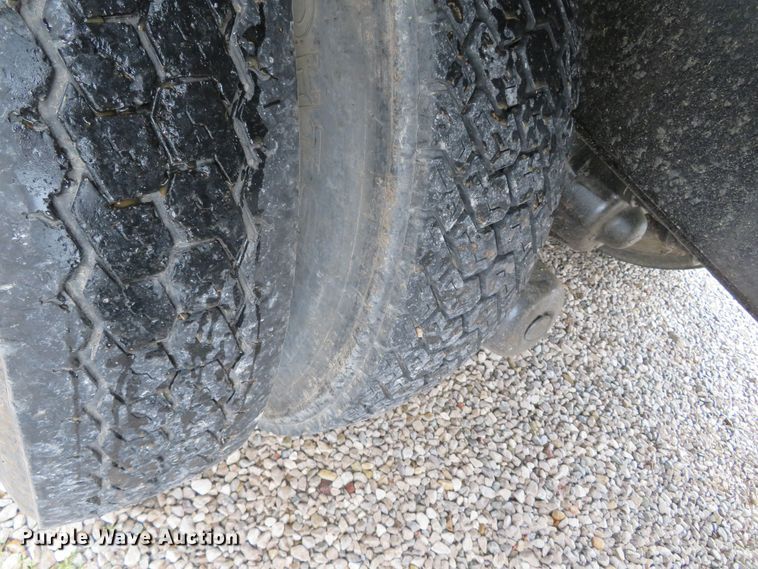 image for item JC9308 1996 International 2574  dump truck