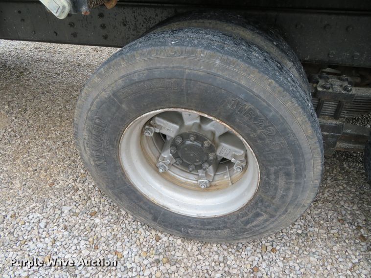 image for item JC9308 1996 International 2574  dump truck