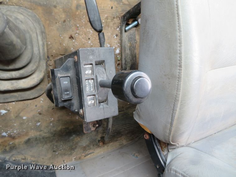 image for item JC9308 1996 International 2574  dump truck