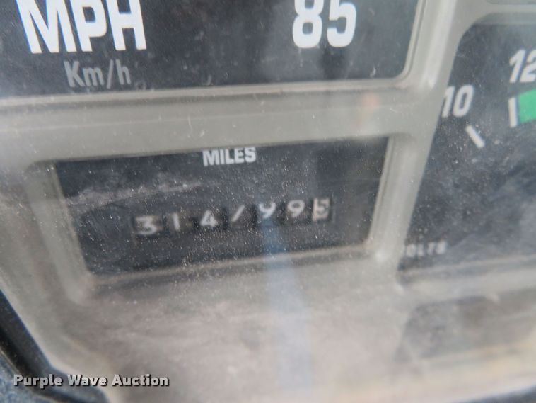 image for item JC9308 1996 International 2574  dump truck