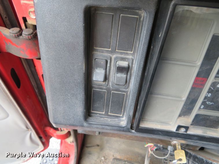 image for item JC9308 1996 International 2574  dump truck