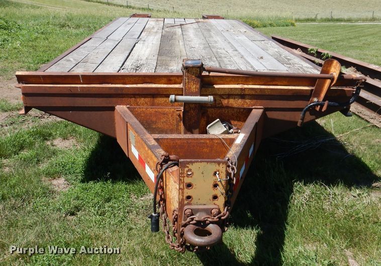 image for item JH9706 1986 Belshe  equipment trailer