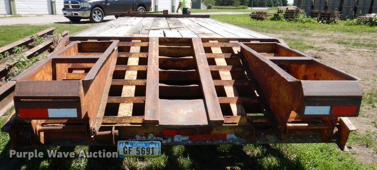 image for item JH9706 1986 Belshe  equipment trailer