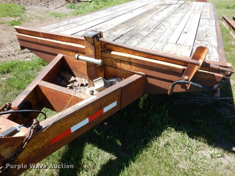 image for item JH9706 1986 Belshe  equipment trailer
