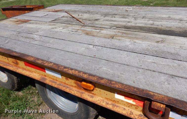 image for item JH9706 1986 Belshe  equipment trailer