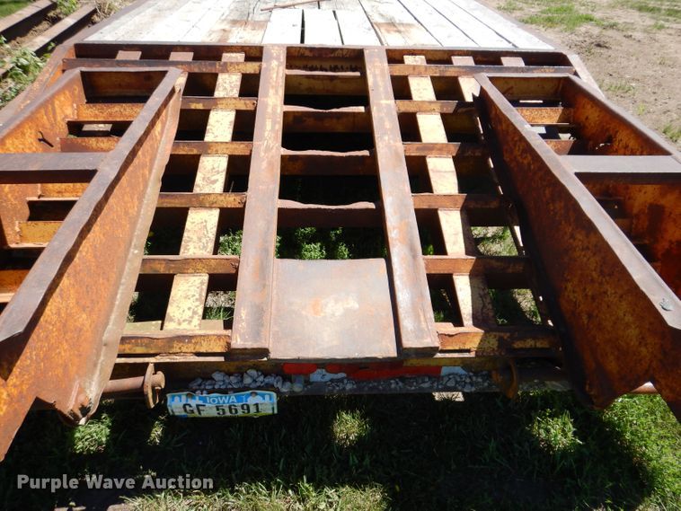 image for item JH9706 1986 Belshe  equipment trailer