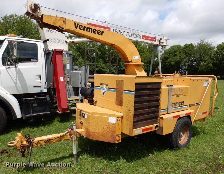image for item JH9712 1999 Vermeer BC1800A  wood chipper