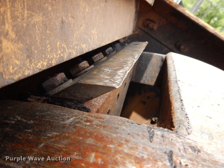 image for item JH9712 1999 Vermeer BC1800A  wood chipper