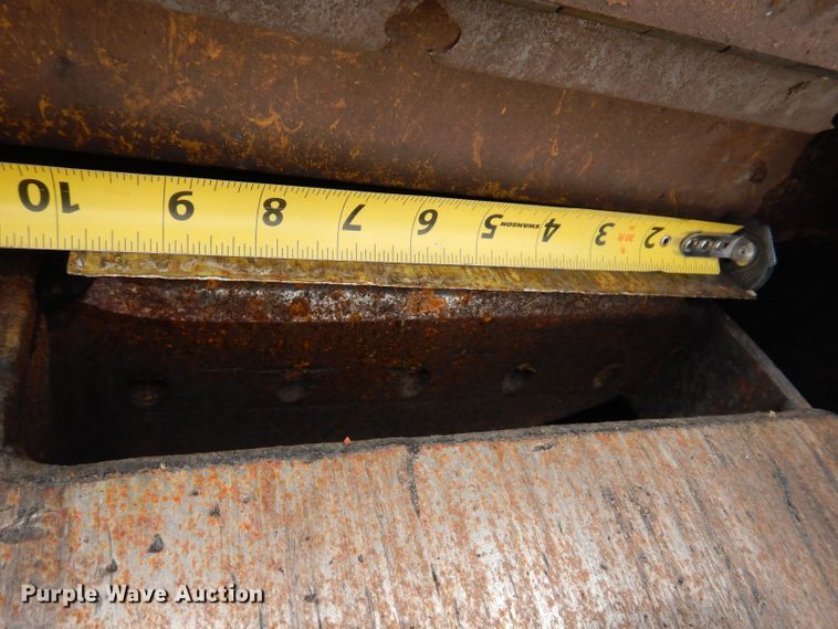 image for item JH9712 1999 Vermeer BC1800A  wood chipper