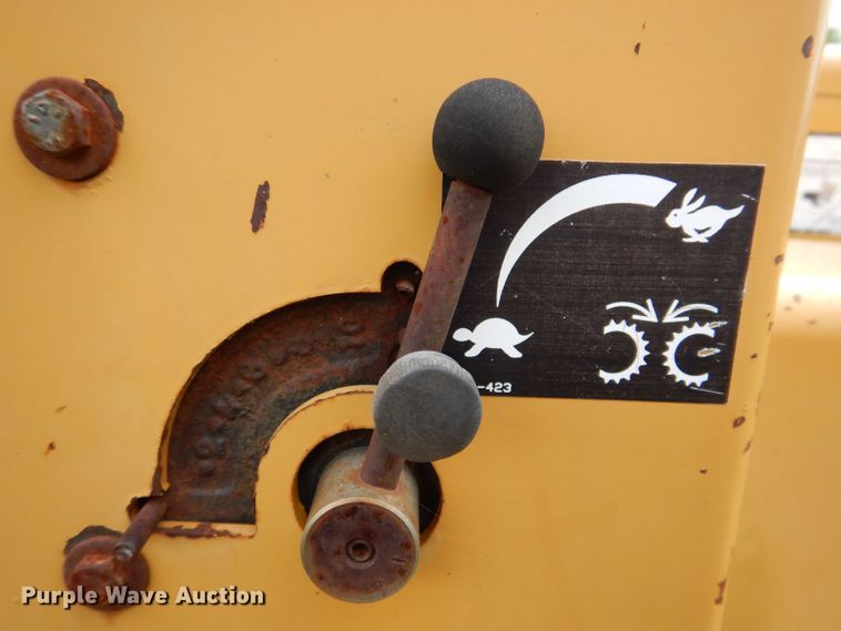 image for item JH9712 1999 Vermeer BC1800A  wood chipper