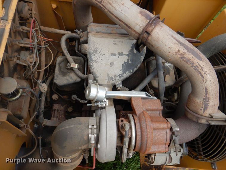 image for item JH9712 1999 Vermeer BC1800A  wood chipper