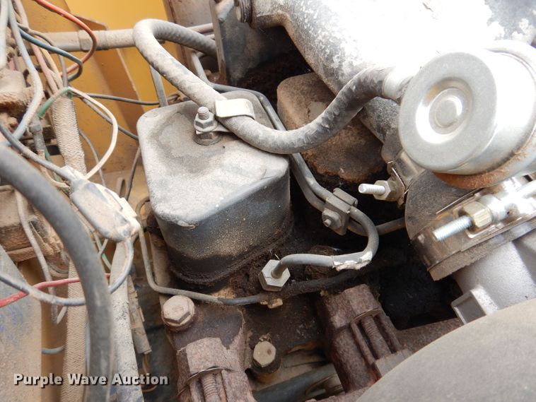 image for item JH9712 1999 Vermeer BC1800A  wood chipper