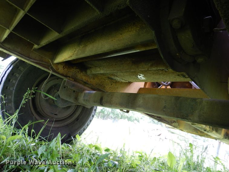 image for item JH9712 1999 Vermeer BC1800A  wood chipper