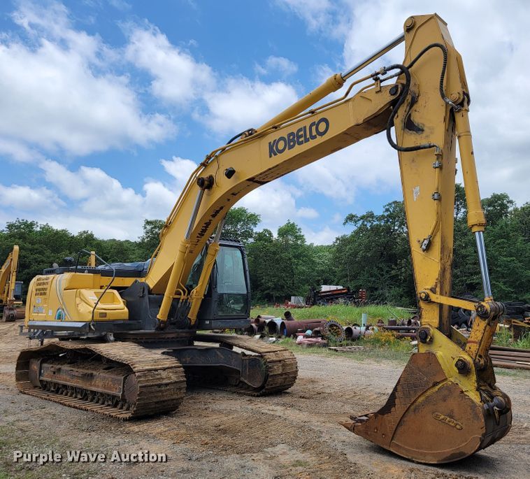 image for item JL9390 2017 Kobelco SK300LC-10  excavator