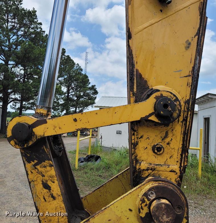 image for item JL9390 2017 Kobelco SK300LC-10  excavator