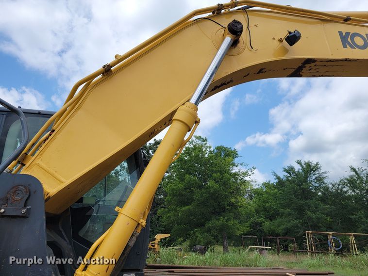 image for item JL9390 2017 Kobelco SK300LC-10  excavator