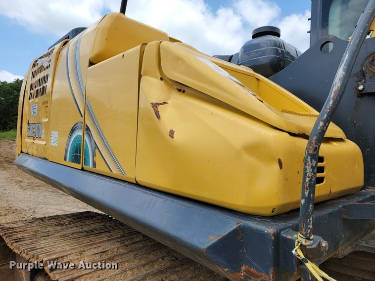 image for item JL9390 2017 Kobelco SK300LC-10  excavator