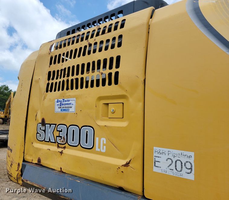 image for item JL9390 2017 Kobelco SK300LC-10  excavator