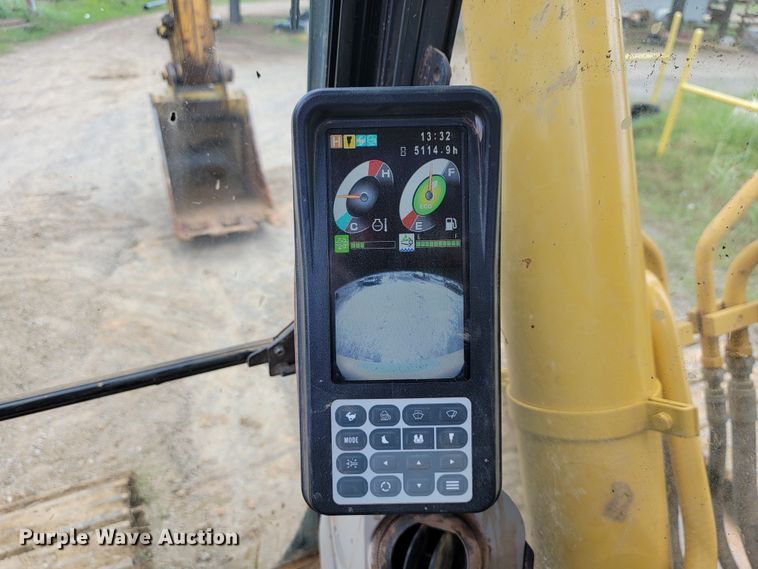 image for item JL9390 2017 Kobelco SK300LC-10  excavator