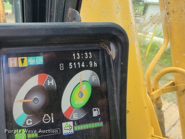 image for item JL9390 2017 Kobelco SK300LC-10  excavator