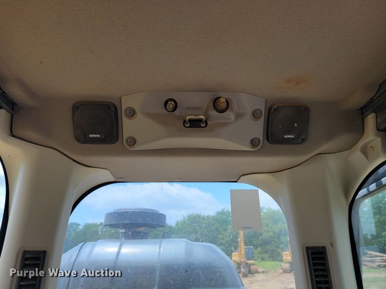 image for item JL9390 2017 Kobelco SK300LC-10  excavator