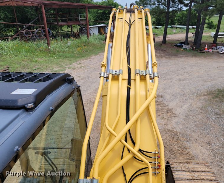 image for item JL9390 2017 Kobelco SK300LC-10  excavator