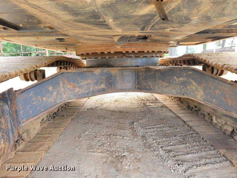 image for item JL9390 2017 Kobelco SK300LC-10  excavator