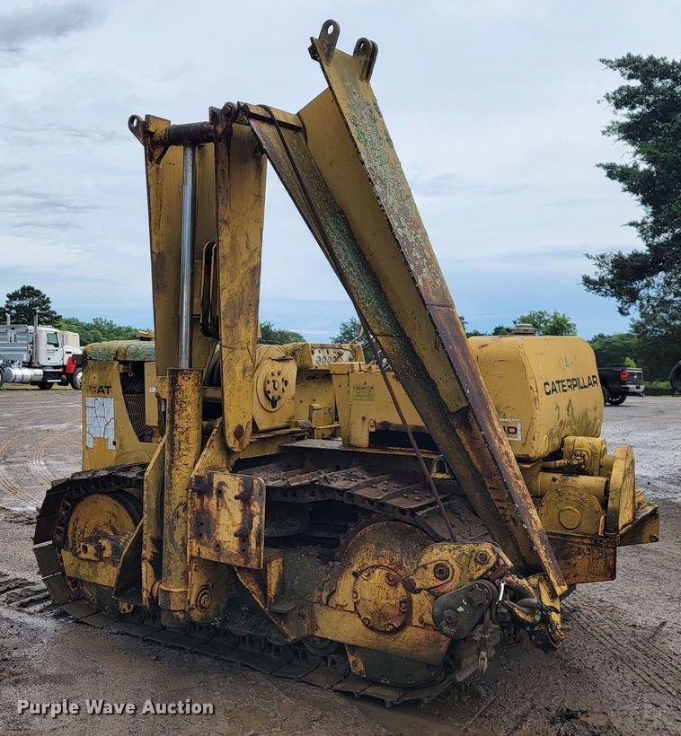 image for item JL9394 1975 Caterpillar D4D  pipelayer
