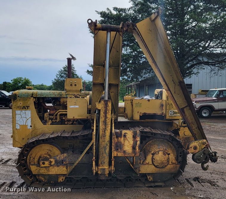image for item JL9394 1975 Caterpillar D4D  pipelayer