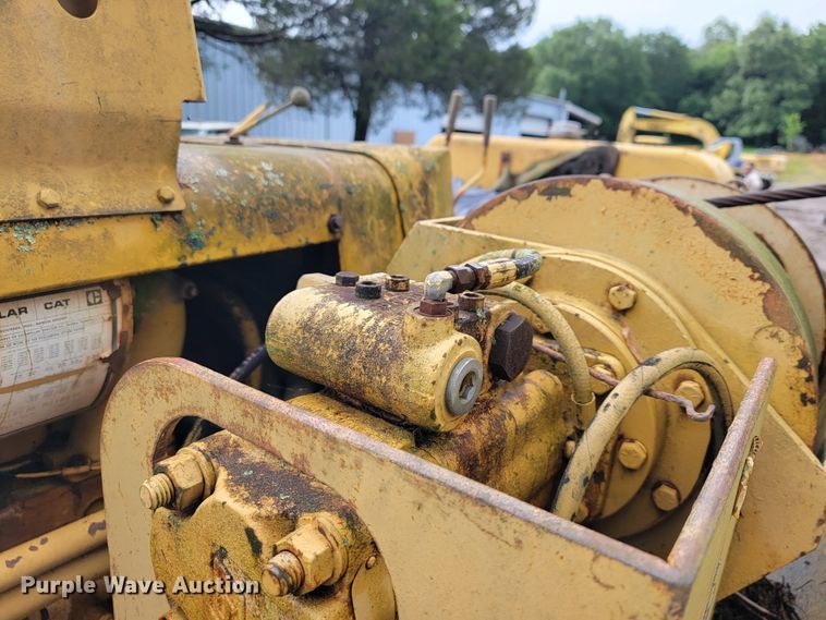 image for item JL9394 1975 Caterpillar D4D  pipelayer