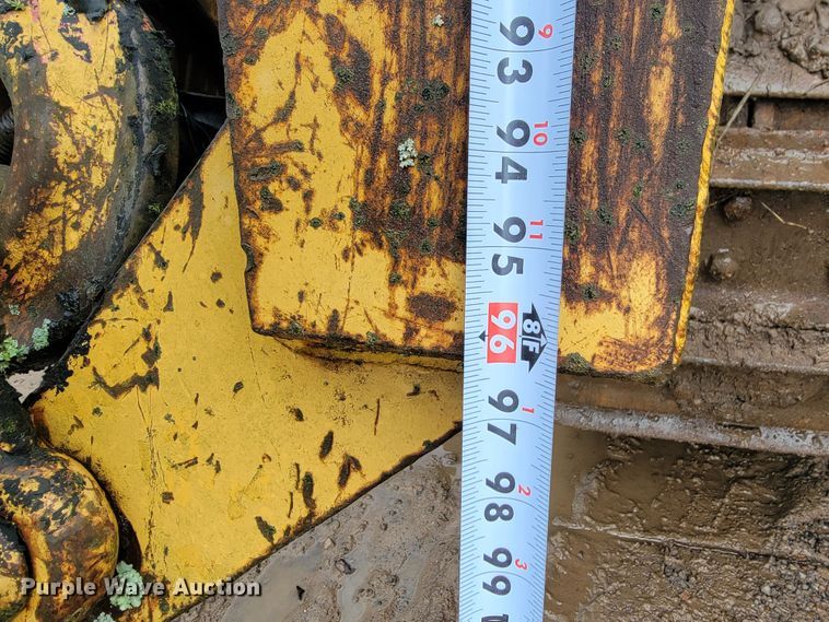 image for item JL9394 1975 Caterpillar D4D  pipelayer