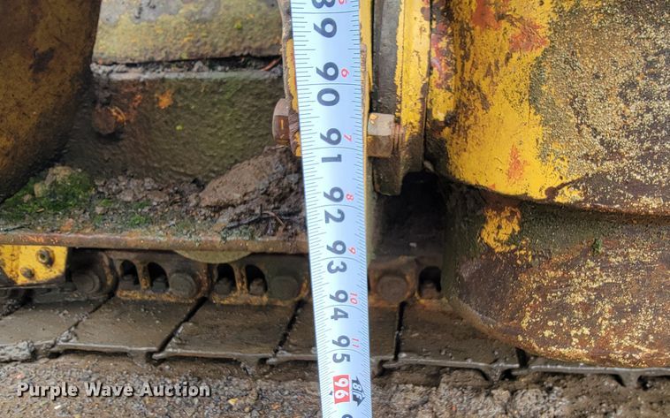 image for item JL9394 1975 Caterpillar D4D  pipelayer