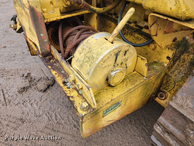 image for item JL9394 1975 Caterpillar D4D  pipelayer