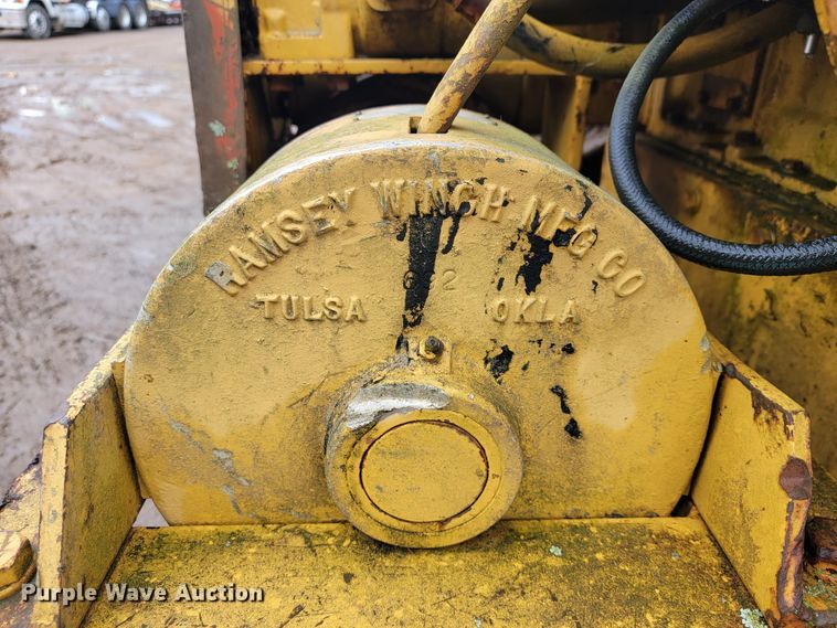 image for item JL9394 1975 Caterpillar D4D  pipelayer