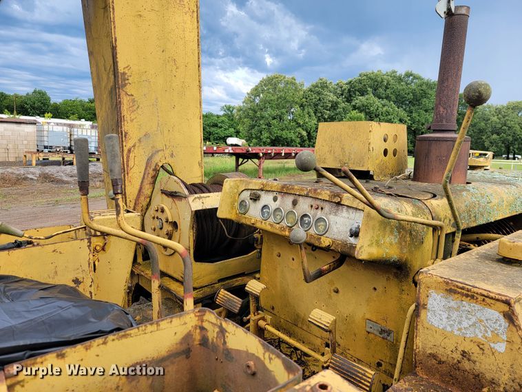 image for item JL9394 1975 Caterpillar D4D  pipelayer