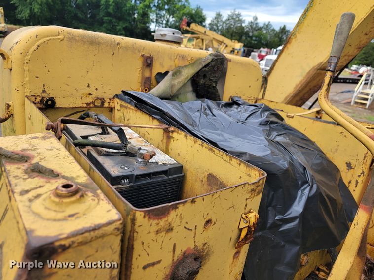 image for item JL9394 1975 Caterpillar D4D  pipelayer