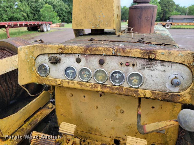 image for item JL9394 1975 Caterpillar D4D  pipelayer