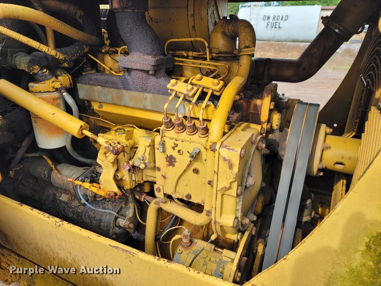 image for item JL9394 1975 Caterpillar D4D  pipelayer