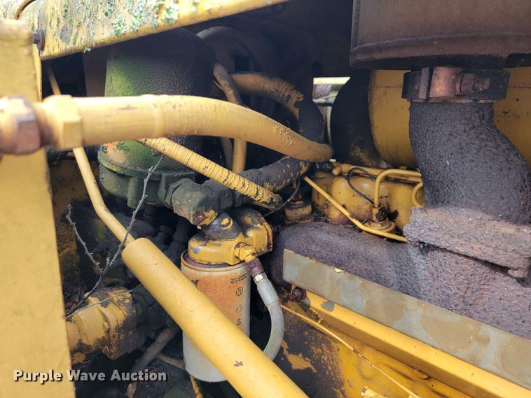 image for item JL9394 1975 Caterpillar D4D  pipelayer