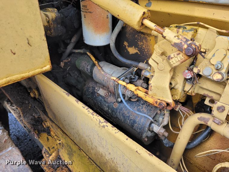 image for item JL9394 1975 Caterpillar D4D  pipelayer