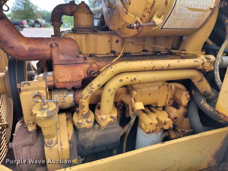 image for item JL9394 1975 Caterpillar D4D  pipelayer