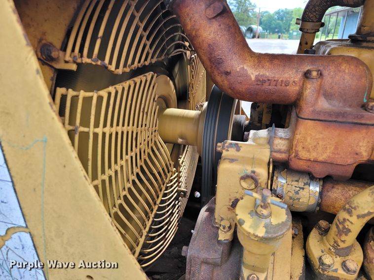 image for item JL9394 1975 Caterpillar D4D  pipelayer