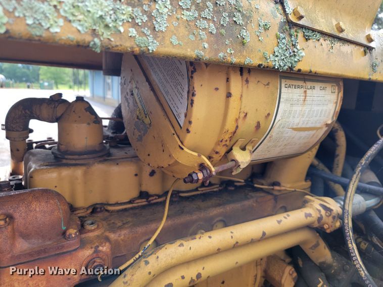 image for item JL9394 1975 Caterpillar D4D  pipelayer