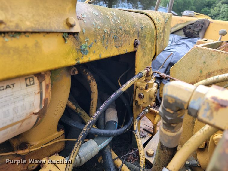 image for item JL9394 1975 Caterpillar D4D  pipelayer