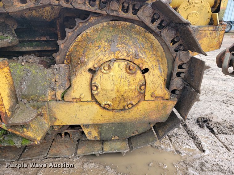 image for item JL9394 1975 Caterpillar D4D  pipelayer